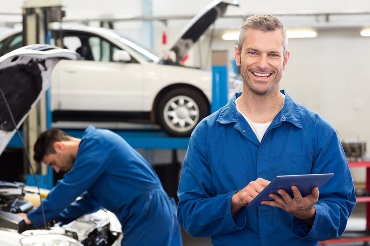choosing an auto shop to get a satisfying car service