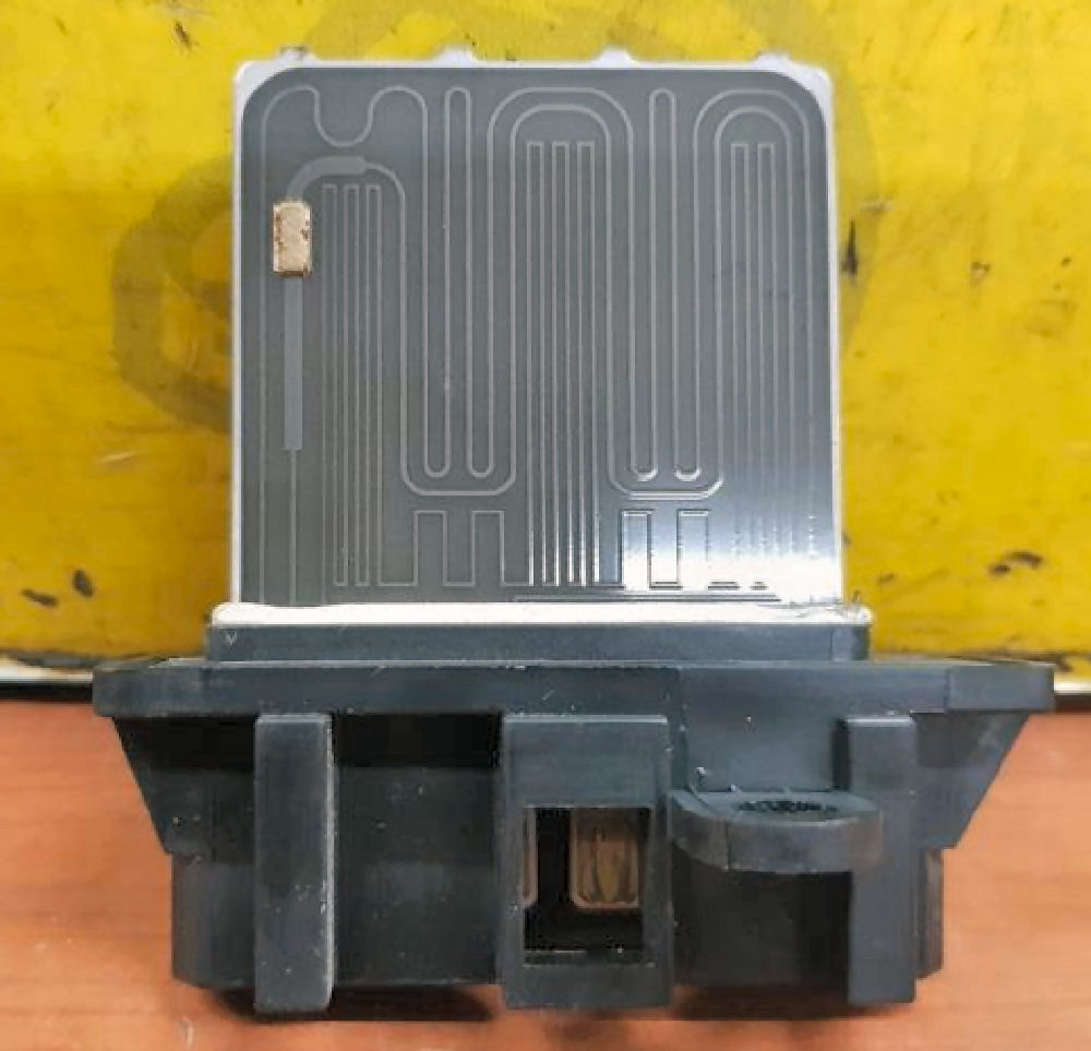 Nissan Note E12 Resistor