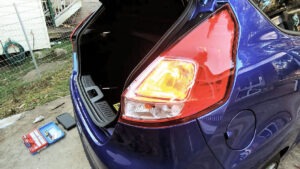 how to change brake light ford fiesta